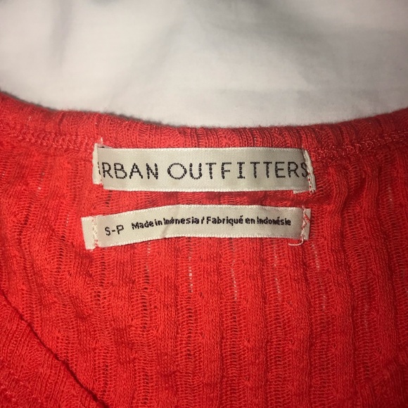 Red-orange Button Crop Tank Top - Picture 4 of 4